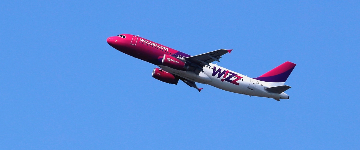 Panico sul volo Wizz Air Londra  Tel Aviv: un bambino cambia il nome wifi in “terrorista”. E Israele invia i caccia