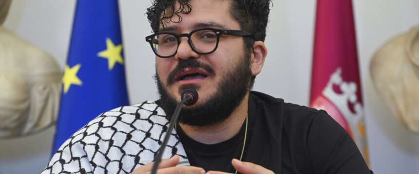 Zaki corre dai centri sociali in veste pro-Pal e si allinea a Pd, Conte e Avs