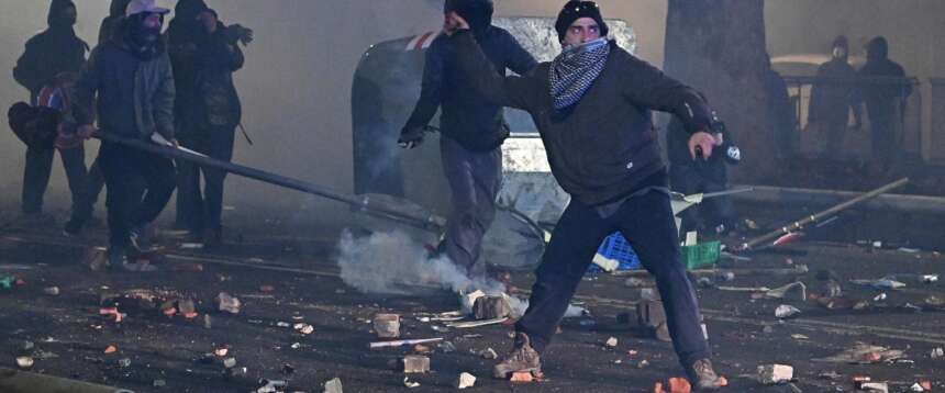 L’inviata Rai brutalmente aggredita dai violenti di Askatasuna ricevuta da Meloni: condanna e fermezza