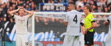 Atalanta-Napoli scatena le “maleparole” di un tifoso azzurro contro l’arbitro: la moglie fraintende e lo accoltella