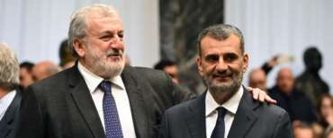 L’ex presidente della Regione Puglia, Michele Emiliano, e l’attuale, Antonio Decaro, entrambi del Pd