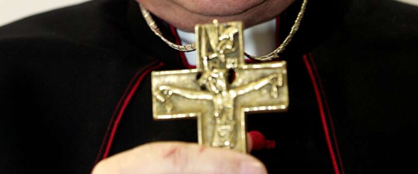 Esorcisti e psichiatri a convegno sul diavolo: a Cosenza due giorni tra religione e ragione