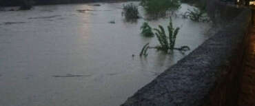 Asti, ritrovata una ragazzina strangolata nel fiume: è Zoe Trinchero. Folla inferocita assedia la casa di un giovane