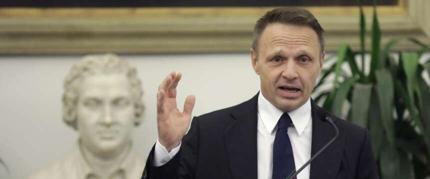 Né cedimenti né inciuci, Lollobrigida spiega cosa c’è dietro la candidatura di Maurizio Martina alla Fao: l’interesse nazionale