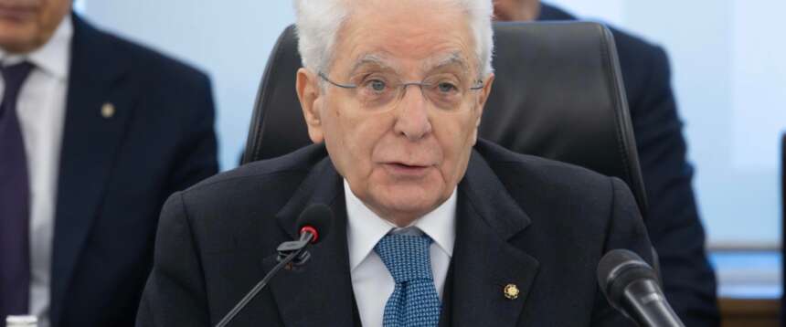 Mattarella a sorpresa al plenum del Csm: L’invito ad abbassare i toni: “Io qui dopo 11 anni”