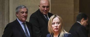 Meloni convoca una riunione ristretta di Governo con i vicepremier e il ministro Crosetto