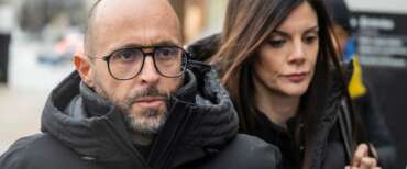 Moretti: “Nessuno ha usato gli estintori, tutti scappavano”. L’incontro con la mamma di 2 ragazze ferite