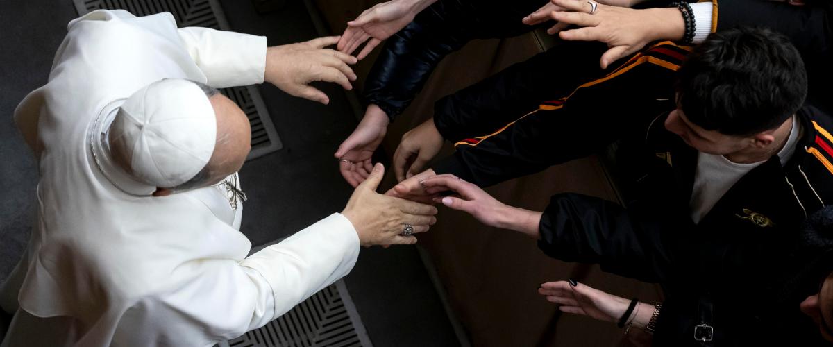 La via della Chiesa tra tradizionalisti e progressisti: restare cattolici seguendo papa Leone XIV