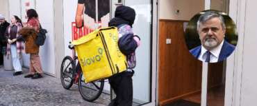 Un rider; nel cerchio, il segretario dell’Ugl, Paolo Capone