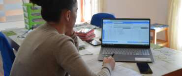 Si rompe la caviglia durante lo smart working: è infortunio sul lavoro e ottiene i risarcimenti dall’Inail