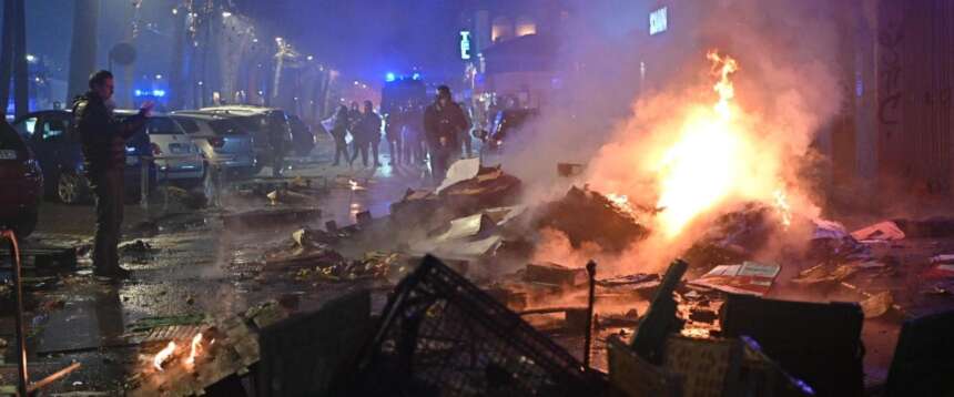 Torino devastata durante il corteo per Askatasuna