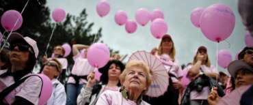 Foto d’archivio di una manifestazione per sensibilizzare sui tumori