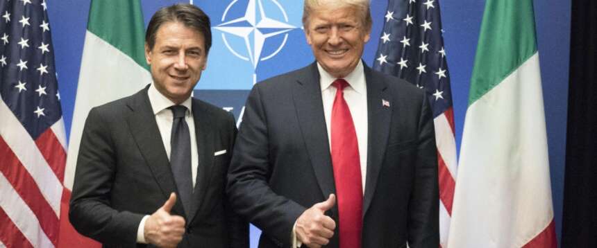 Conte, l’ultima giravolta di Giuseppi: stavolta attacca il governo sulle spese per la Difesa, ma…