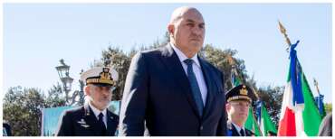 Crosetto convoca i vertici della Difesa: “Momento drammatico, ridurre al minimo gli impedimenti burocratici”