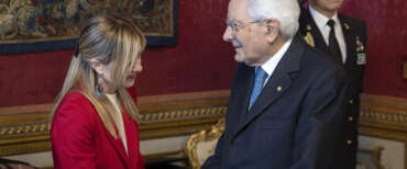 Stretto di Hormuz “bollente”. Meloni: “Lavoriamo per la de-escalation”. Mattarella: “No alla guerra”