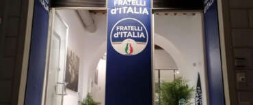 Irruzioni di “quelli del No” in una sede di FdI a Prato. Insulti e minacce di morte ai sostenitori del Sì