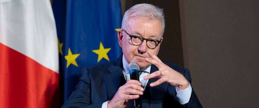 Mantovano: “Nessuna richiesta di uso della basi militari da Trump”. Crosetto a Dubai? “La sua operatività non è mai venuta meno”