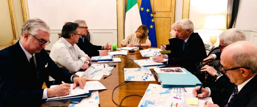 Vertice a Palazzo Chigi sull’Iran: Meloni sente i leader del Golfo, impegno per la stabilità della regione