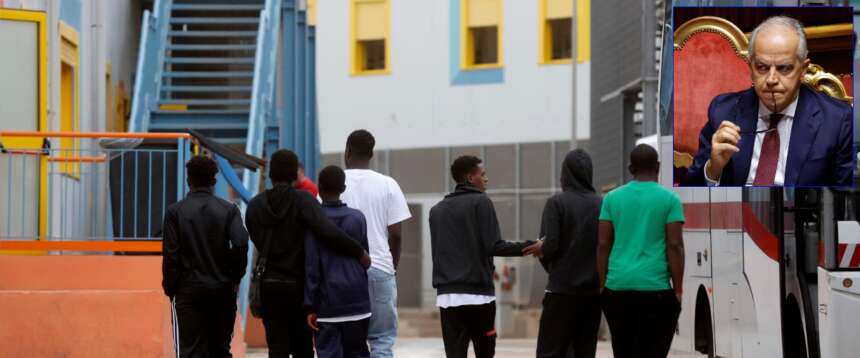 Migranti, Piantedosi elenca i numeri da record del governo: -40% di sbarchi, +26% di rimpatri