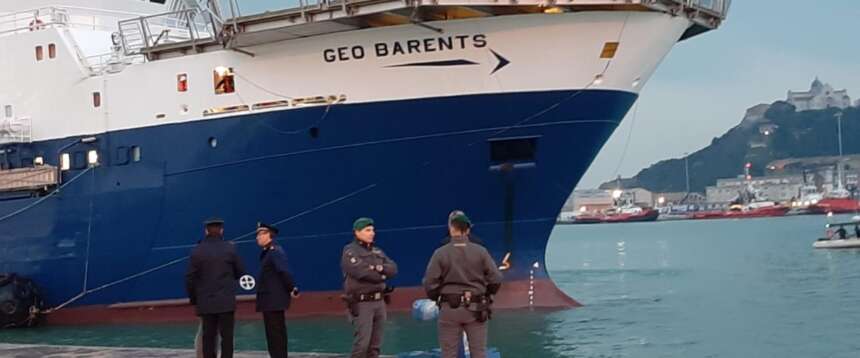 Migranti, i giudici graziano ancora una volta la Geo Barents: annullato il terzo fermo. E le Ong frignano e esultano