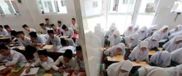 Ramadan a scuola, è bufera su una scuola di Firenze che dà aule separate a maschi e femmine per la preghiera islamica