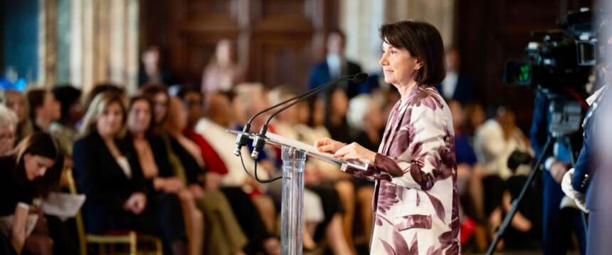 “Il Domani” stronca il discorso della Roccella sull’8 marzo: “Ha rimosso le donne comuniste”. Ma prende un abbaglio