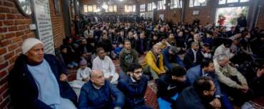 Studenti delle medie in moschea con la scuola, un’iniziativa discutibile e fuori misura: il sondaggio del Secolo