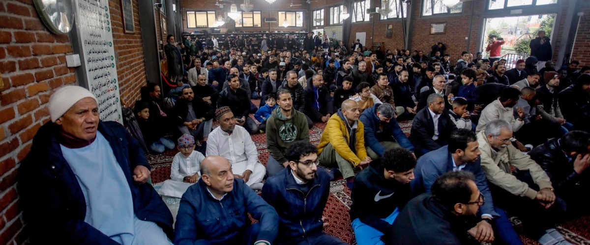 studenti delle medie in moschea con la scuola un8217iniziativa discutibile e fuori misura il sondaggio del secolo da Secoloditalia.it studenti delle medie in moschea con la scuola un8217iniziativa discutibile e fuori misura il sondaggio del secolo