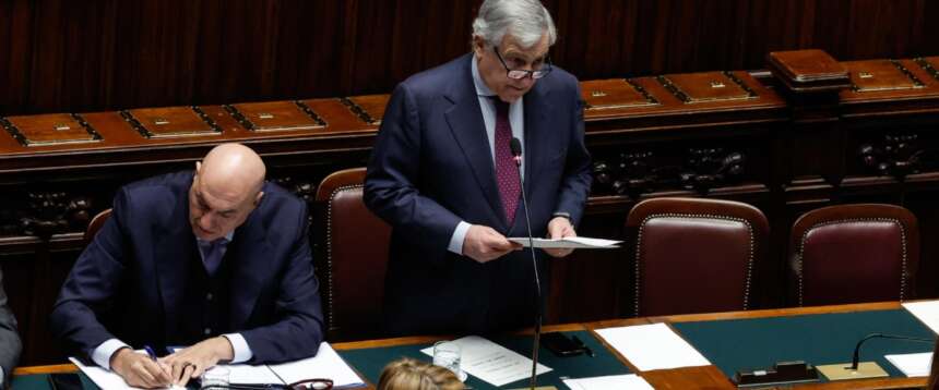 Tajani e Crosetto alla Camera: “C’è il rischio di allargamento del conflitto”. Il governo: “Gli Usa hanno agito fuori dal diritto internazionale”