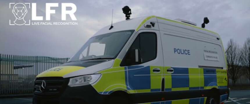 Follia woke in Gran Bretagna, la Polizia costretta a fare a meno delle telecamere: “Inquadrano troppi neri”