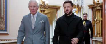 Zelensky regala il rarissimo iPad da guerra a re Carlo: potrà servire nella guerra del golfo per annientare i droni