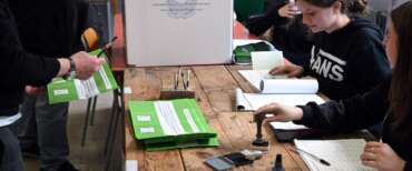 Il seggio elettorale allestito presso la scuola Media Virgilio nella prima giornata di voto per il Referendum sulla riforma della Giustizia 
Roma, 22 marzo 2026
ANSA/FABIO CIMAGLIA