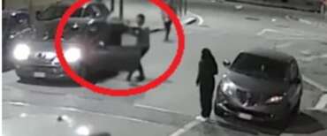 Torino, consigliera di Fratelli d’Italia aggredita e lasciata priva di sensi da un occupante abusivo rom (video)