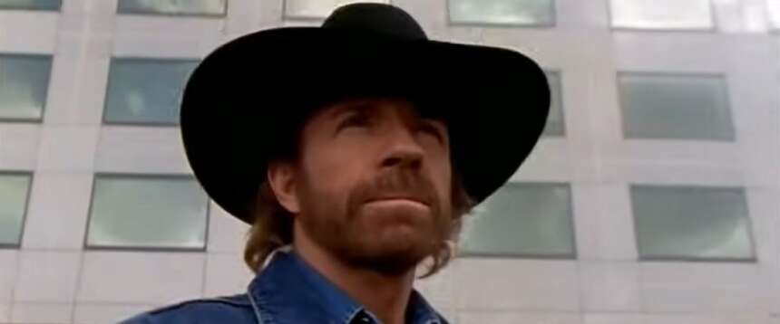 Addio a Chuck Norris, l’attore morto a 86 anni in un ospedale delle Hawaii in cui era ricoverato