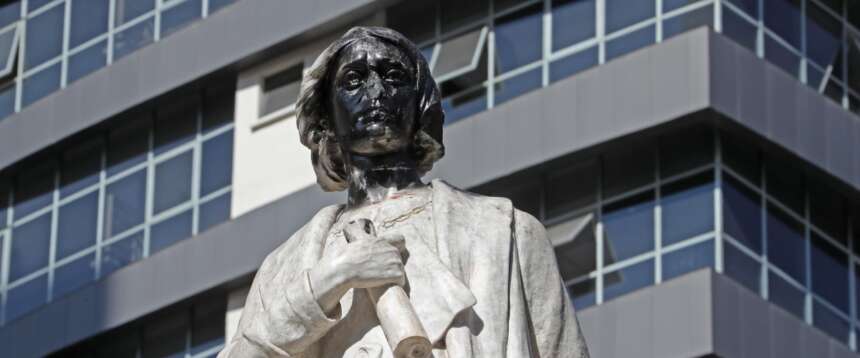 Trump installa la statua di Cristoforo Colombo vicino alla Casa Bianca: “E’ un eroe. Voi italiani mi amerete”