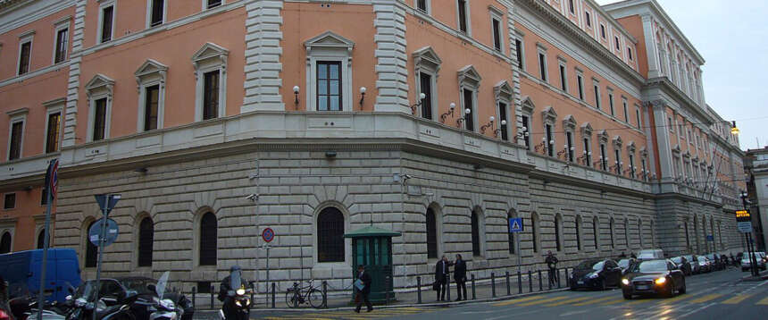 Corruzione, 15 indagati alla Difesa e perquisizioni a raffica. L’indagine era stata aperta su segnalazione del ministero