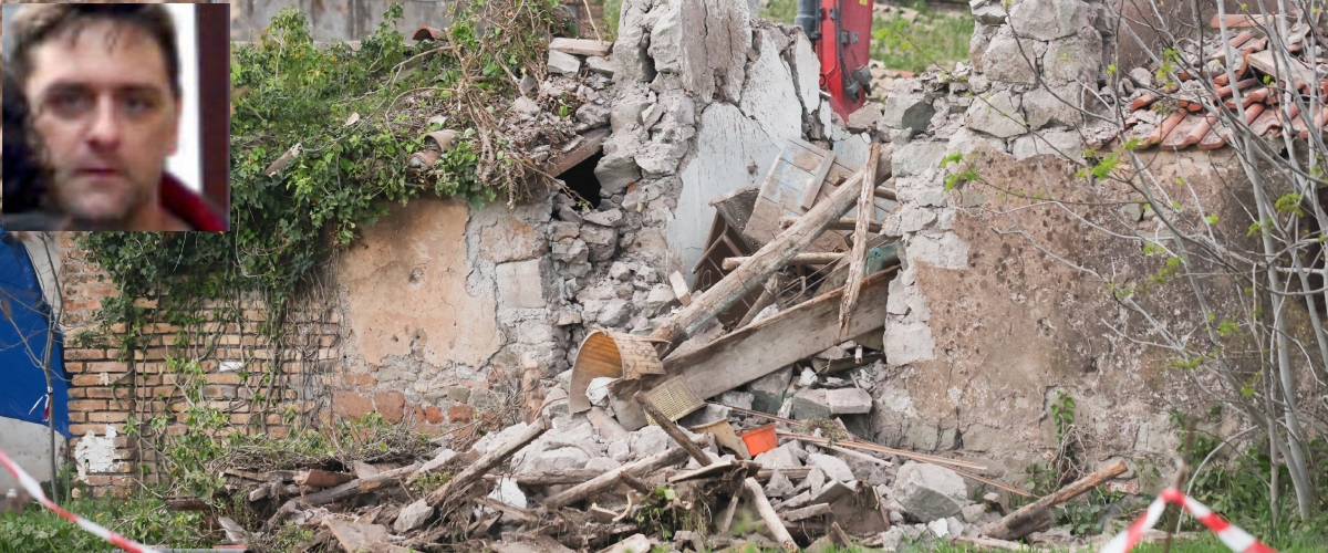 aggressione al quadraro il cameraman rai ferito pochi dubbi erano anarchici da Secoloditalia.it aggressione al quadraro il cameraman rai ferito pochi dubbi erano anarchici