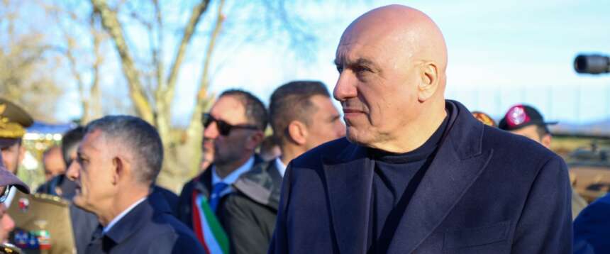 Crosetto: “Gli effetti della guerra non sono terreno di scontro. L’opposizione dimostri responsabilità istituzionale”