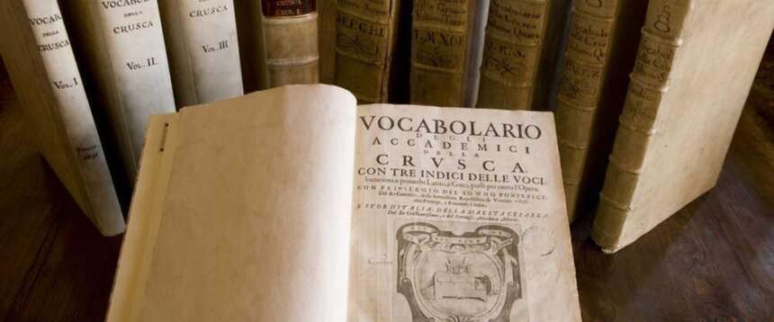 Allarme della Crusca: “Il futuro della lingua italiana è a rischio. Dobbiamo tornare ad inventare”