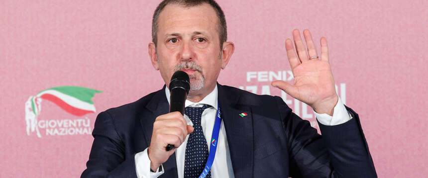 La lezione di stile di Delmastro: si è dimesso, da innocente. “Lascio per rispetto al governo e alla nazione”