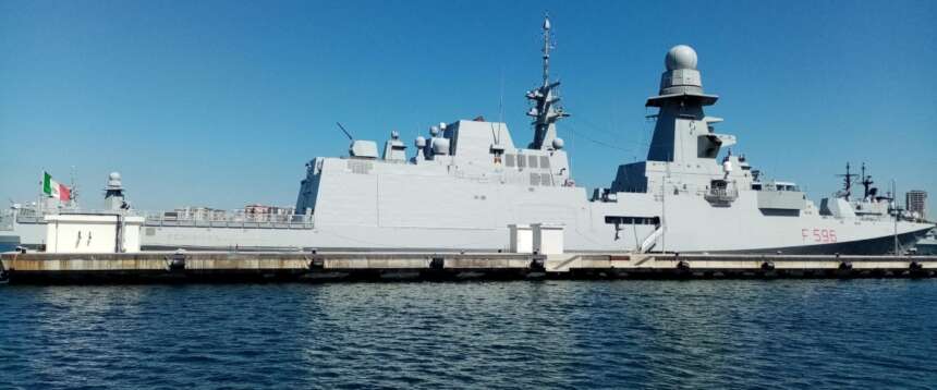 È partita da Taranto alla volta di Cipro la fregata missilista “Federico Martinengo” con a bordo 160 militari