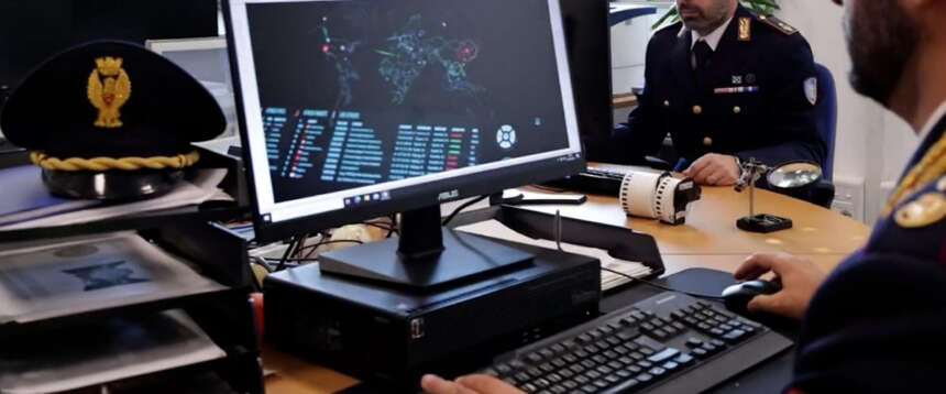 Giornalista ex vicedirettore di Tg e prof di liceo arrestati per abusi su minori e pedopornografia