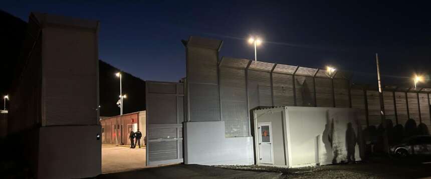 Nuovo blitz delle toghe contro gli hotspot: “Dubbi sulla legittimità del protocollo Italia-Albania”