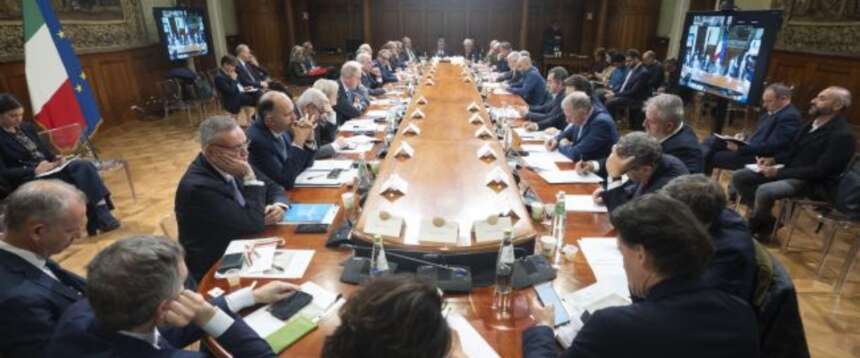 Ex Ilva: si riunisce il tavolo Governo-sindacati. Avanti su Flacks. Nuovo incontro entro marzo