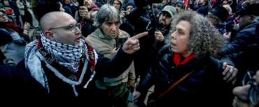 Gli attivisti iraniani smascherano le piazze di sinistra: «Cosa c’entrate voi? Da chi ci stareste difendendo?»