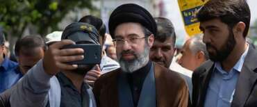 E’ il figlio di Khamenei la nuova ‘guida suprema’ dell’Iran. Trump: “Durerà poco”