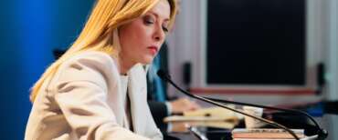 Meloni a Montecitorio il 10 aprile: riferirà sull’azione di governo. Opposizioni spiazzate