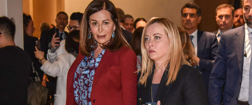 Meloni ringrazia Delmastro e Bartolozzi e chiede le dimissioni del ministro Santanché perché indagata