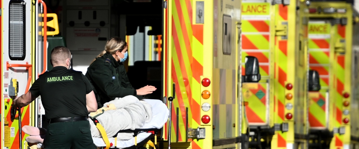 Meningite killer: 27 casi, Londra decreta l’emergenza sanitaria. Gli esperti: rapidità di diffusione mai vista