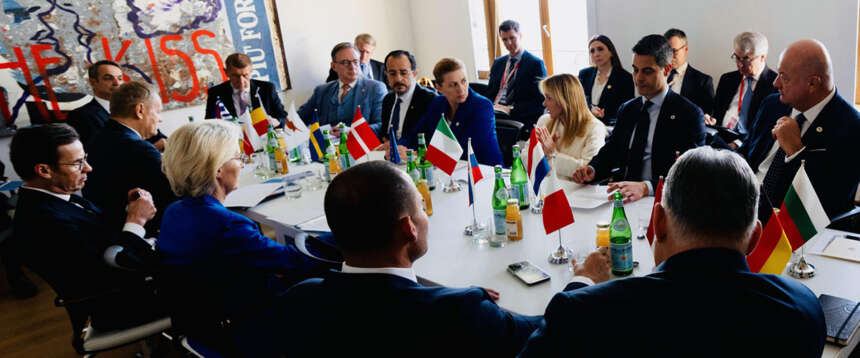 Migranti, la Ue svolta a destra. Meloni detta la linea: regole ferree per bloccare i flussi dal Medio Oriente